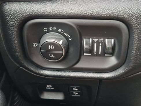 Used 2019 RAM 1500 Big Horn AWD/4WD image 26
