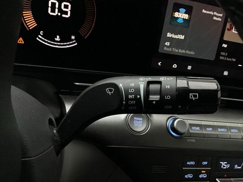 Used 2025 Hyundai Kona SEL image 38