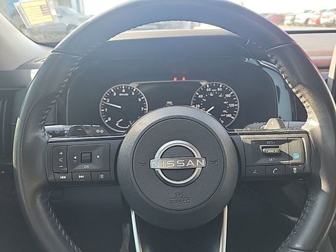 Used 2022 Nissan Pathfinder SV image 9