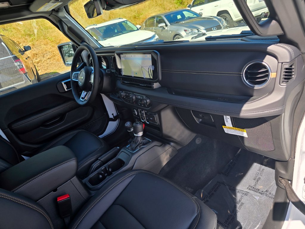 New 2027 Jeep Wrangler Unlimited Sahara AWD/4WD image 28