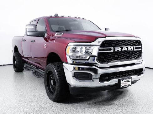Used 2024 RAM 2500 Tradesman w/ Chrome Appearance Group AWD/4WD image 12