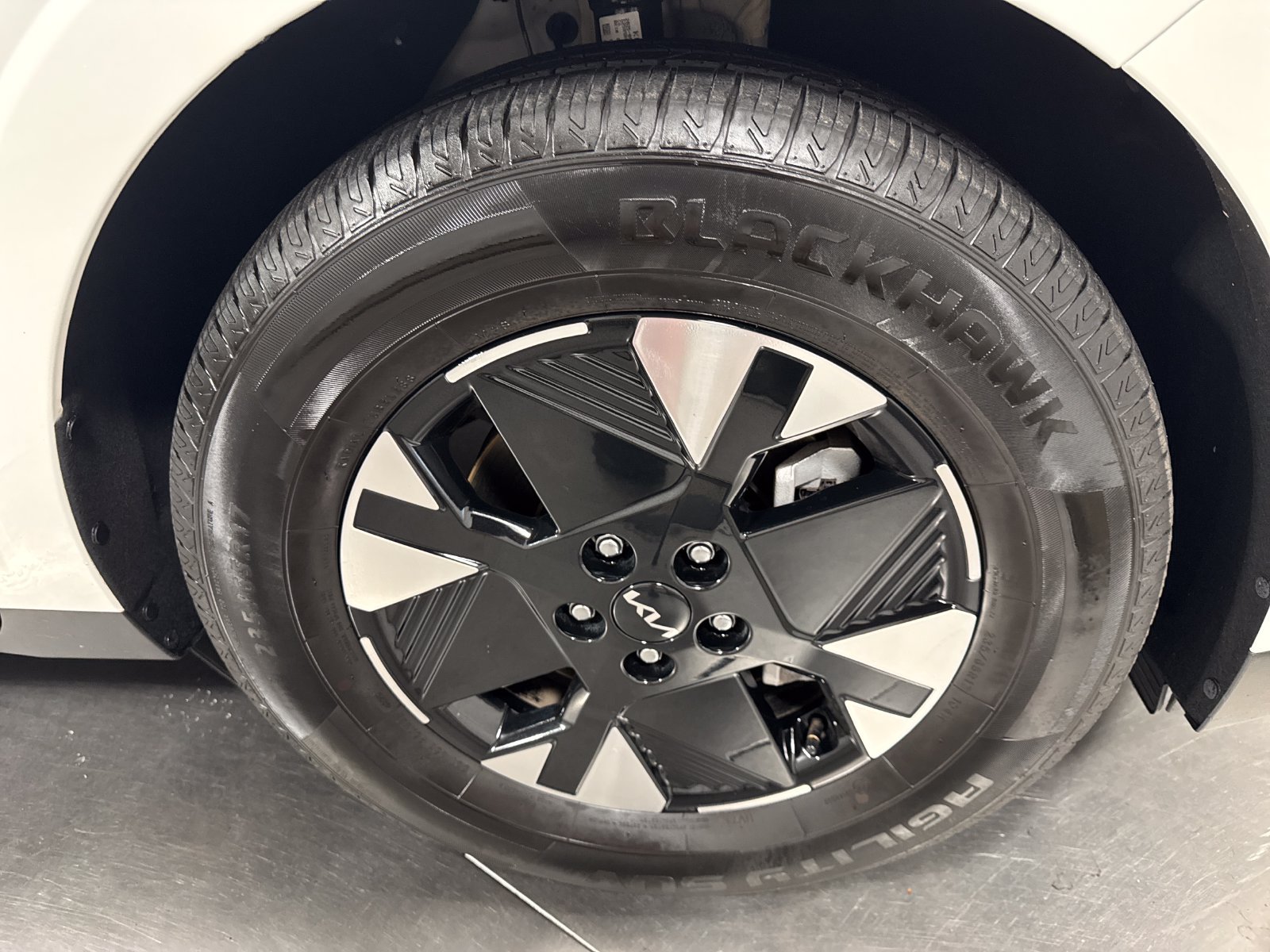 Certified 2026 Kia Carnival LXS FWD image 14