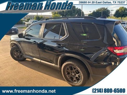 Certified 2025 Honda Pilot TrailSport image 1