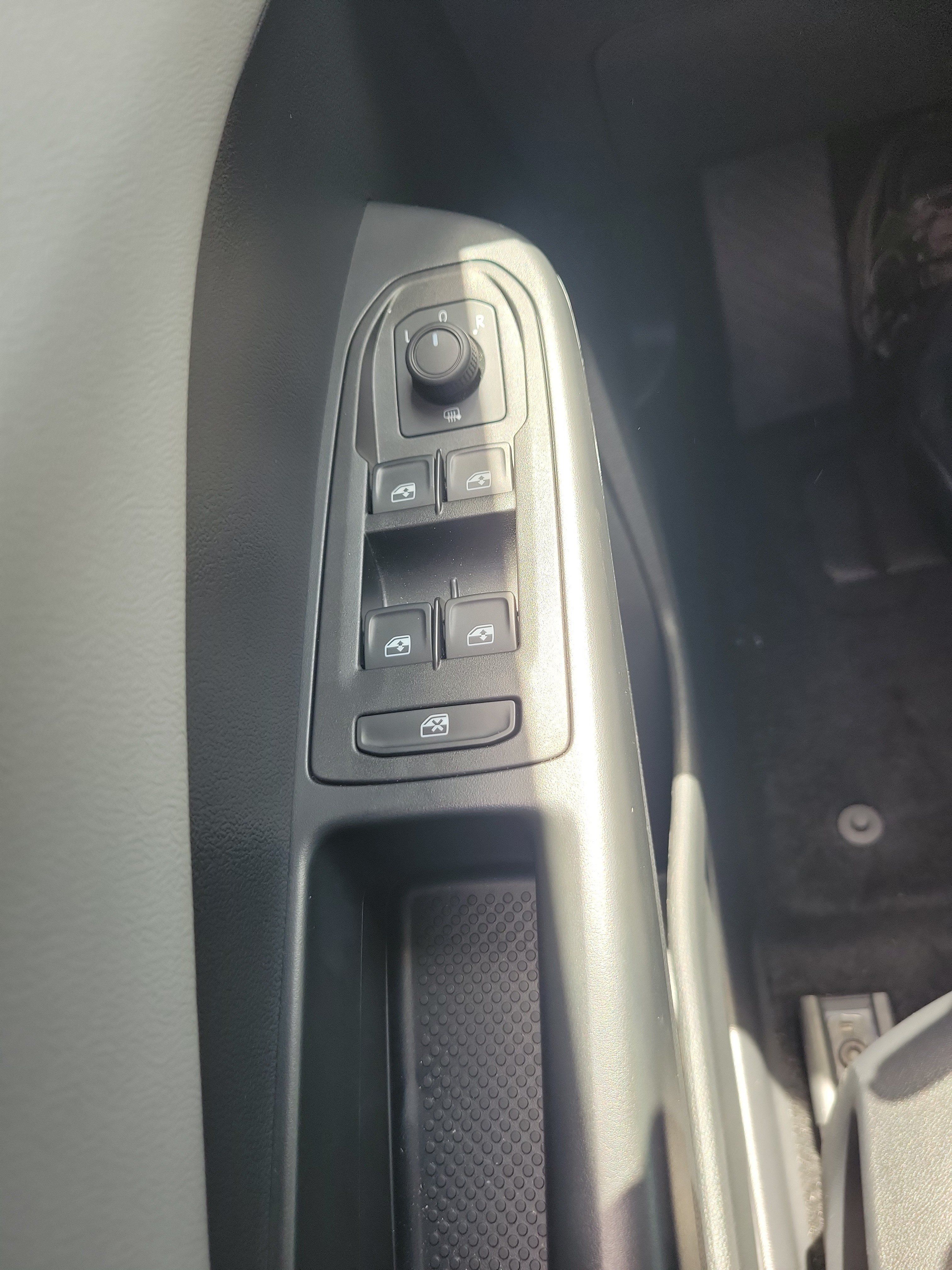 Used 2023 Volkswagen Taos SE w/ Panoramic Sunroof Package AWD/4WD image 20