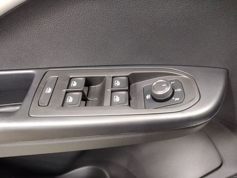 New 2025 Volkswagen Taos SE image 19