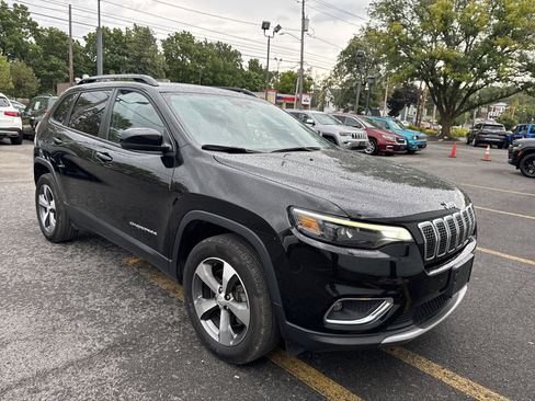 Used 2022 Jeep Cherokee Limited image 2