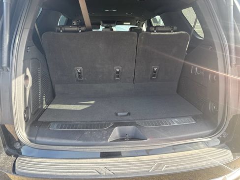 Used 2025 GMC Yukon Denali AWD/4WD image 10