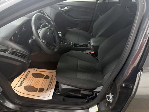 Used 2016 Ford Focus SE FWD image 12