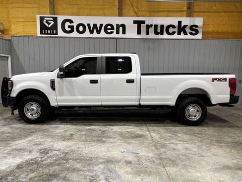 Used 2022 Ford F250 XL w/ Power Equipment Group AWD/4WD image 2