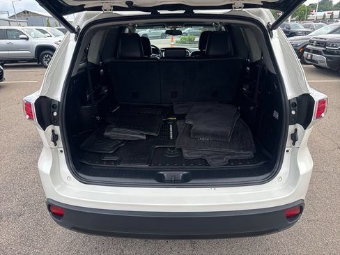 Used 2016 Toyota Highlander XLE AWD/4WD image 7