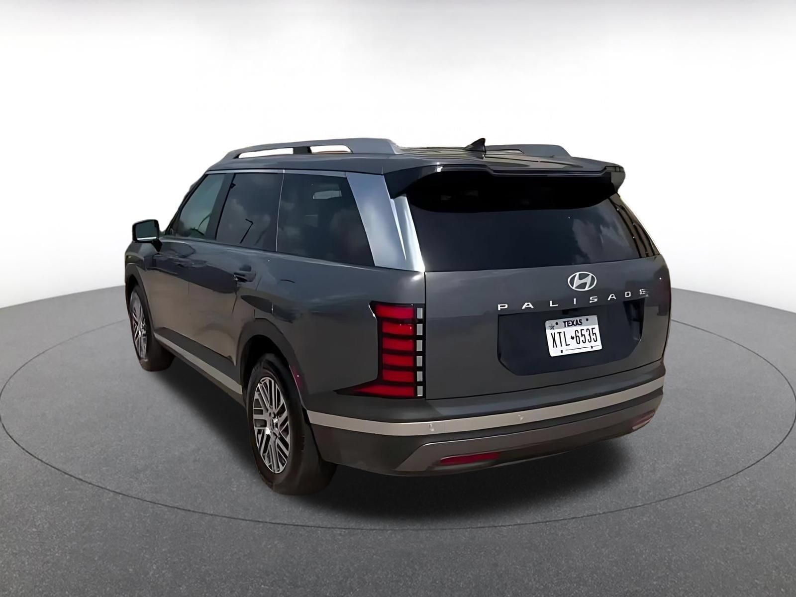 Used 2026 Hyundai Palisade SEL FWD image 10