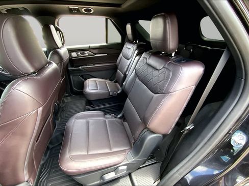 Used 2025 Ford Explorer Platinum w/ Ultimate Package AWD/4WD image 19