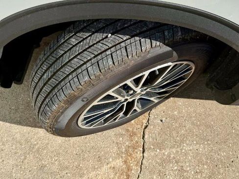 Certified 2025 Ford Escape SE image 34