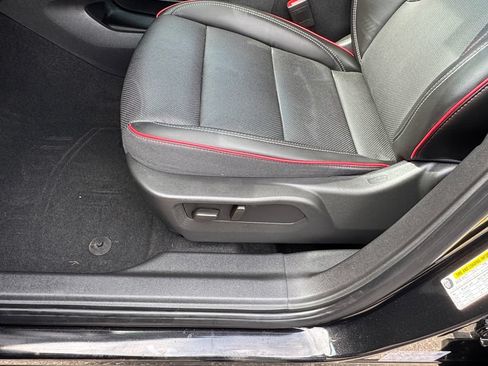 Used 2023 Buick Envision Essence w/ Technology Package I AWD/4WD image 18