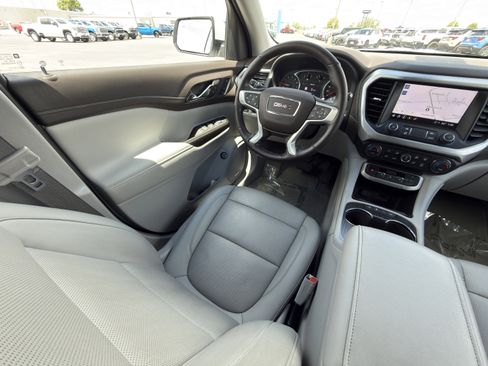 Used 2023 GMC Acadia SLT w/ Preferred Package AWD/4WD image 29