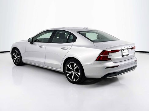 Used 2025 Volvo S60 B5 Core image 3