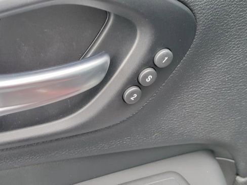 Used 2021 Jeep Cherokee Limited w/ Mopar Interior Package image 7