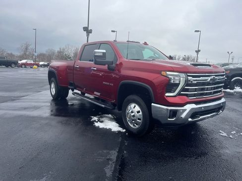 Used 2026 Chevrolet Silverado 3500 LTZ w/ LTZ Plus Package image 7