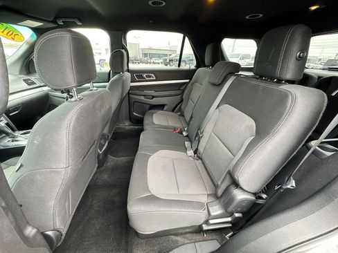 Used 2017 Ford Explorer XLT w/ Equipment Group 201A image 24