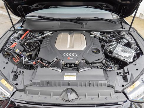 Used 2025 Audi RS 7 Performance image 34