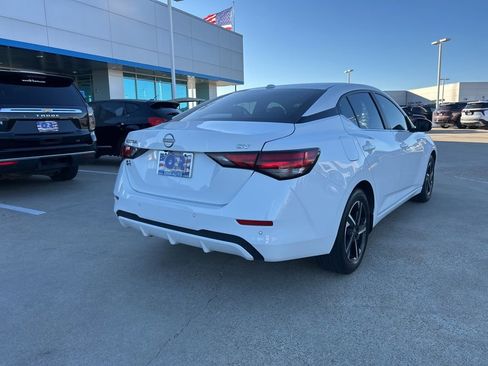 Used 2024 Nissan Sentra SV image 5