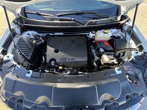 Used 2023 Chevrolet Traverse RS image 27