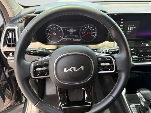 Used 2023 Kia Sorento EX FWD image 32