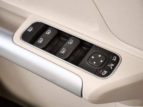 Certified 2023 Mercedes-Benz GLA 250 4MATIC image 33