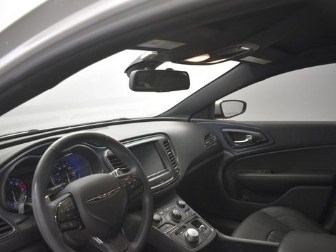Used 2015 Chrysler 200 S w/ Navigation & Sound Group I image 29