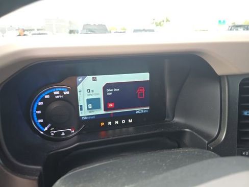 Used 2023 Ford Bronco Wildtrak image 9