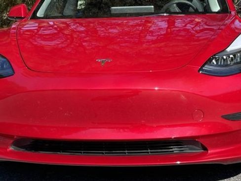 Used 2023 Tesla Model 3 Standard Range image 3