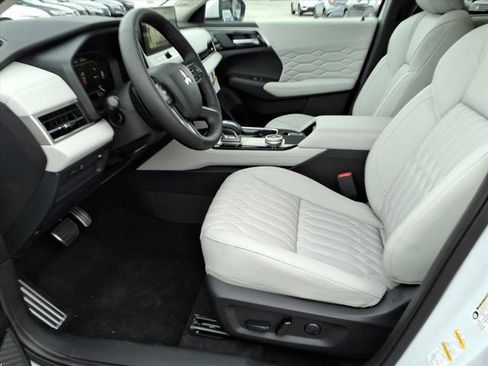 New 2026 Mitsubishi Outlander SEL image 5