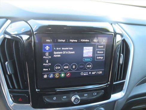 Certified 2023 Chevrolet Traverse LT image 3