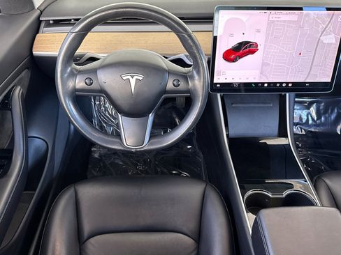 Used 2018 Tesla Model 3 Long Range image 4