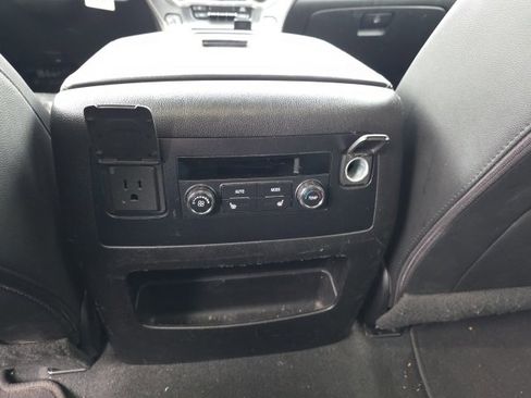 Used 2019 GMC Yukon SLT image 12