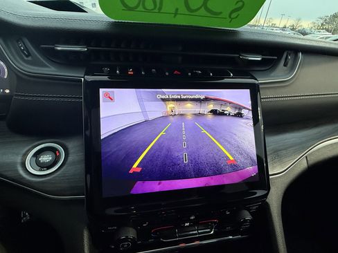 Used 2022 Jeep Grand Cherokee L Limited w/ Black Appearance Package image 19