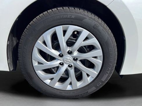 Used 2018 Toyota Corolla LE FWD image 22