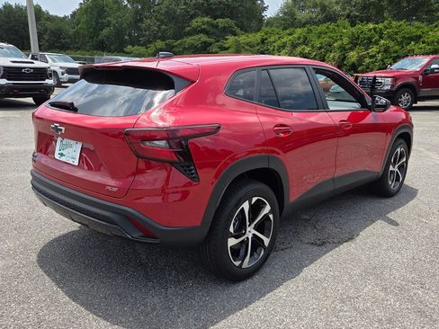 New 2026 Chevrolet Trax RS w/ Sunroof Package FWD image 10