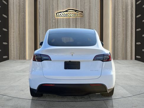 Used 2025 Tesla Model Y Long Range image 8