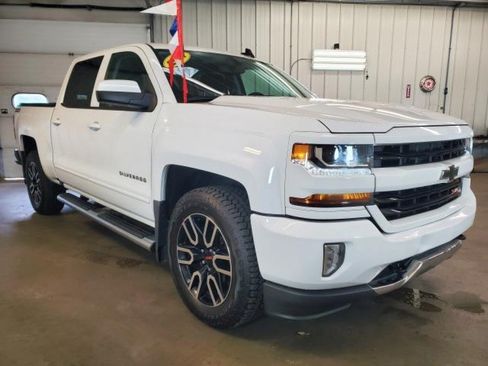 Used 2017 Chevrolet Silverado 1500 LT w/ All Star Edition AWD/4WD image 2