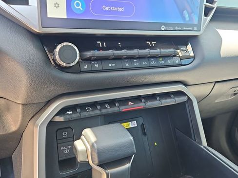 Used 2024 Toyota Tundra Limited image 27