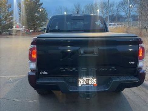 Certified 2022 Toyota Tacoma TRD Sport image 5