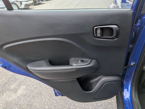Used 2024 Hyundai Venue Limited FWD image 27