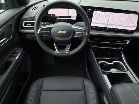 New 2026 Chevrolet Traverse LT w/ Sun and Wheel Package image 11