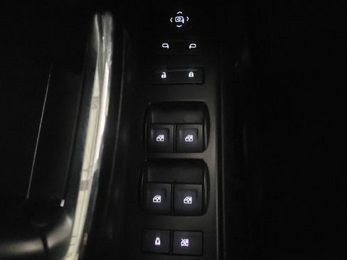 Used 2018 Chevrolet Silverado 1500 Custom w/ Custom Value Package image 27