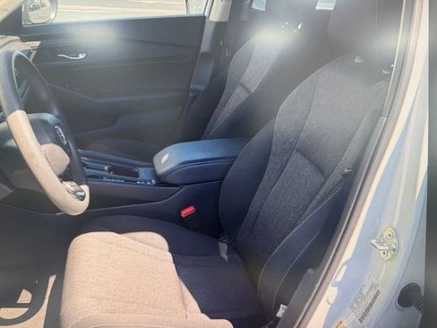 Used 2023 Honda Accord EX image 3