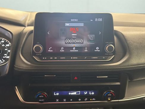 Used 2025 Nissan Rogue SV AWD/4WD image 11