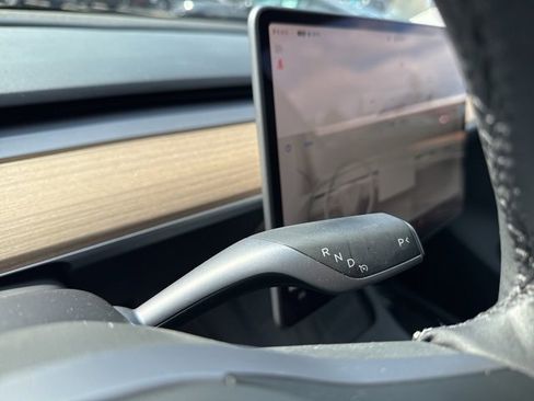 Used 2023 Tesla Model Y Performance image 18