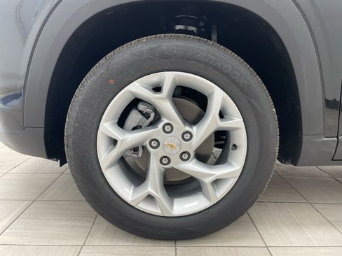 New 2026 Chevrolet Trax LS w/ LS Convenience Package FWD image 7