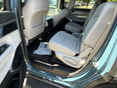 New 2026 Jeep Grand Wagoneer Limited AWD/4WD image 19